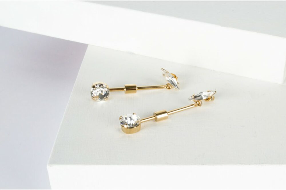 Goldene Ohrringe mit Swarovski Kristallen